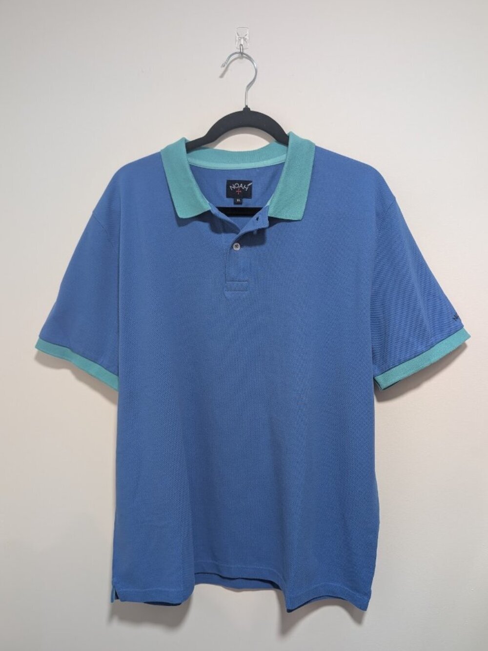 Noah | Two-Tone Pique Polo Shirt in Blue/Green
